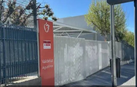 阿森纳在马德里一所学校进行训练，在场马竞球迷：加油，为了马竞