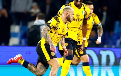 卫冕冠军仅2胜，榜首大战爆冷！神剧情上演